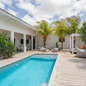 https://villa-zarza.comcaribbean.com