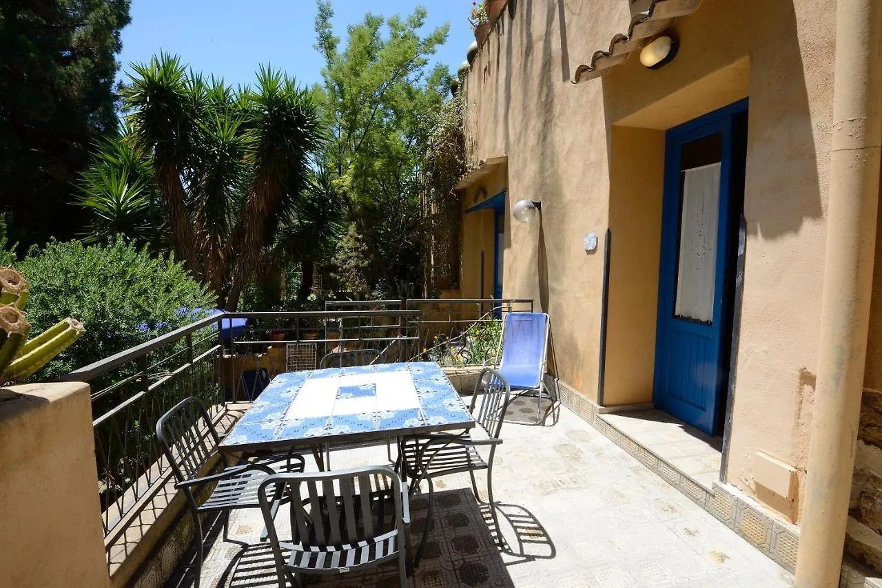 Duca Di Castelmonte Villa Trapani 0*,  Italy